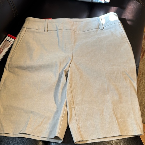Hilary Radley Women's Pull On Mid Rise Stretch Comfort Bermuda Shorts Medium - Picture 5 of 10